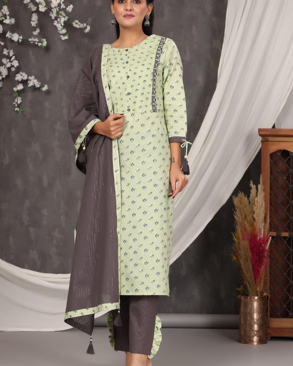 Ethnic suit set